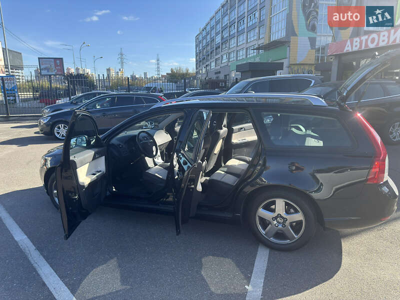 Универсал Volvo V50 2010 в Киеве фото 17 Универсал Volvo V50 2010 в Киеве