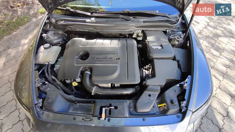 Універсал Volvo V50 2008 в  фото Універсал Volvo V50 2008 в