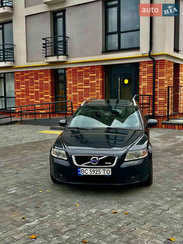 Универсал Volvo V50 2009 в 
