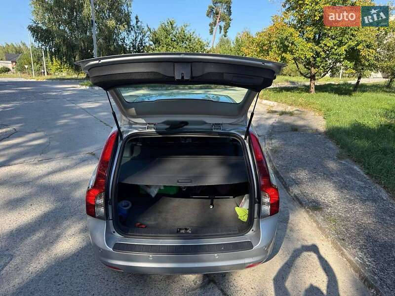 Універсал Volvo V50 2009 в Славуті