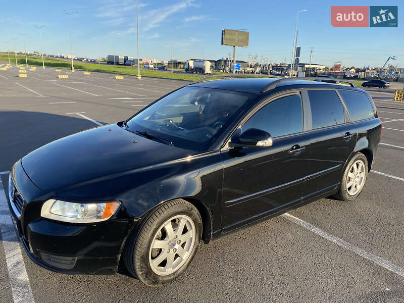 Універсал Volvo V50 2010 в Львові