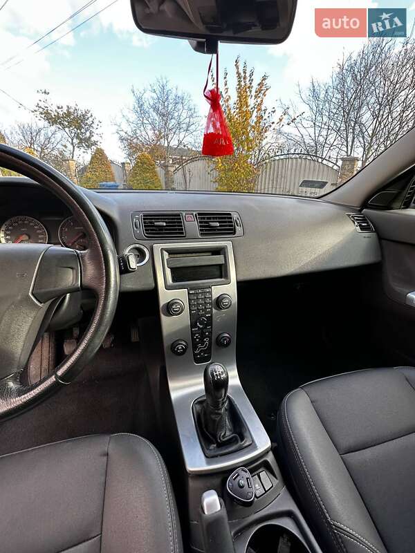 Универсал Volvo V50 2004 в Отынии фото 26 Универсал Volvo V50 2004 в Отынии