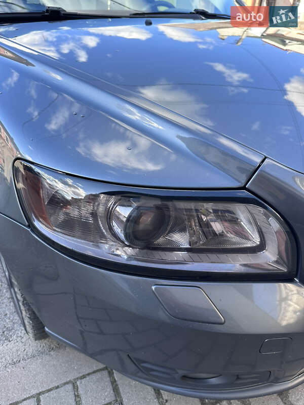 Универсал Volvo V50 2010 в Львове