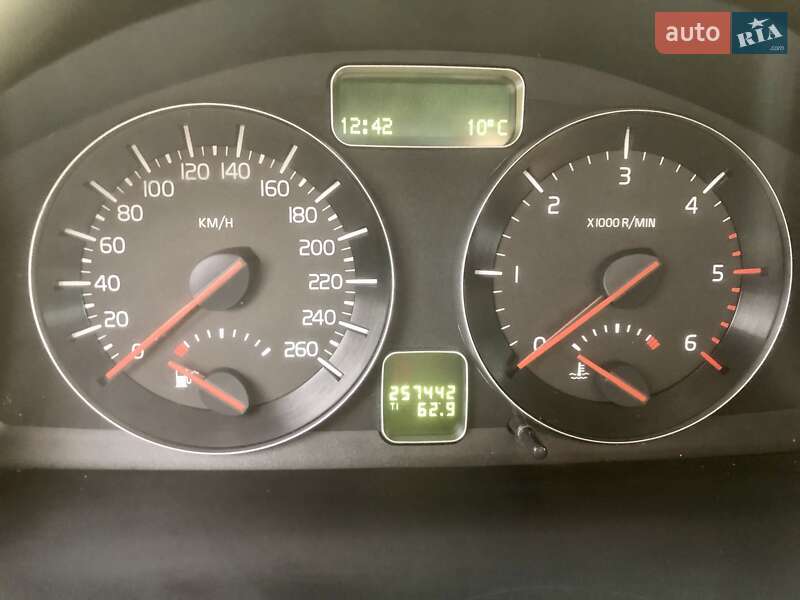 Универсал Volvo V50 2010 в Харькове