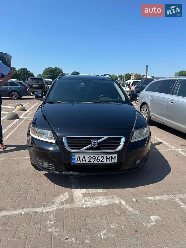Универсал Volvo V50 2010 в Житомире
