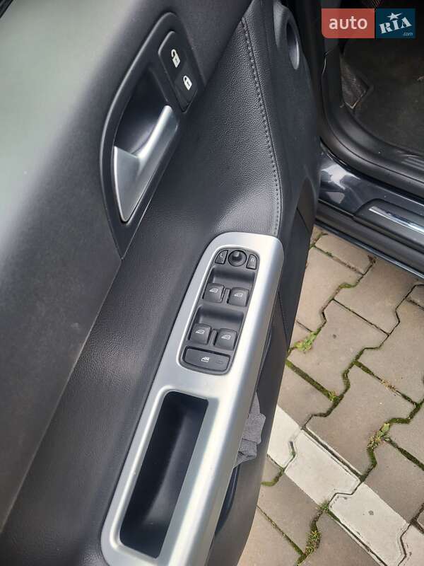 Универсал Volvo V50 2010 в Луцке