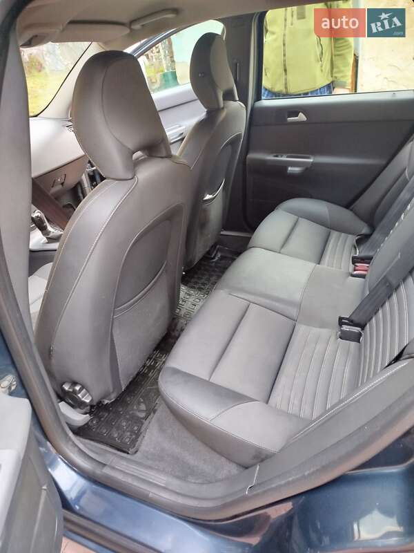 Универсал Volvo V50 2011 в Львове