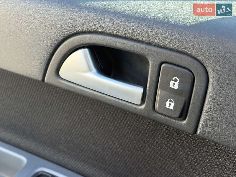 Універсал Volvo V50 2012 в Рівному