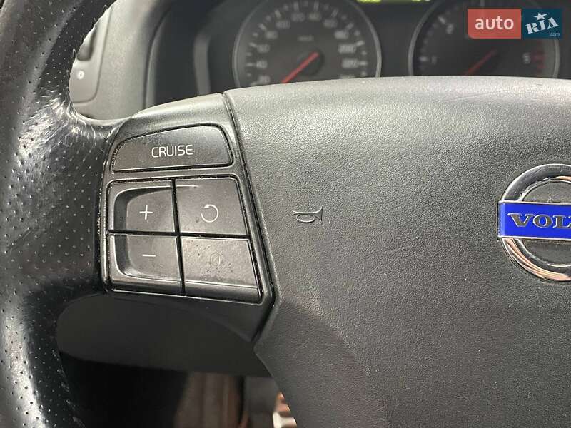 Универсал Volvo V50 2011 в Киеве фото 27 Универсал Volvo V50 2011 в Киеве