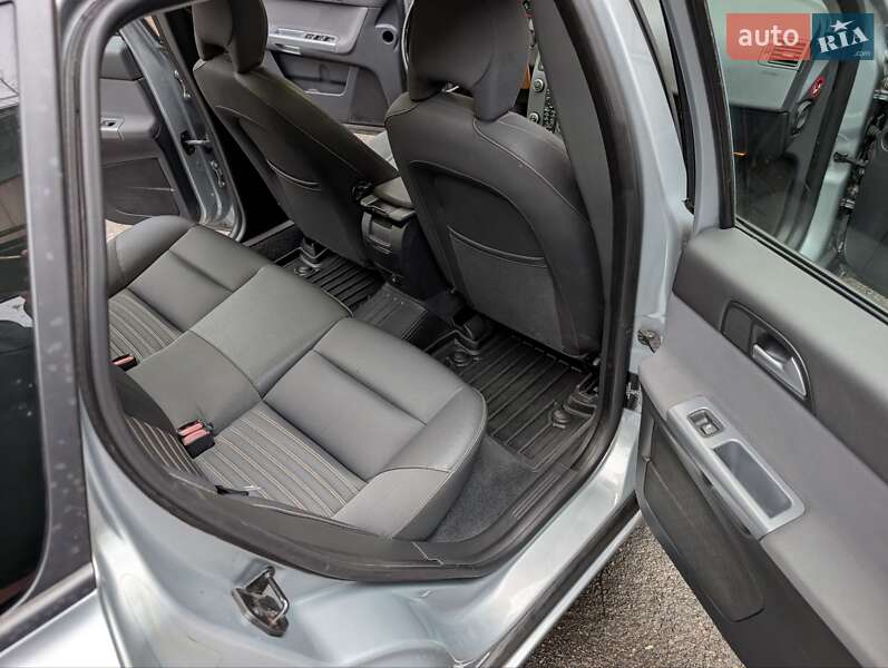 Универсал Volvo V50 2010 в Ровно фото 18 Универсал Volvo V50 2010 в Ровно