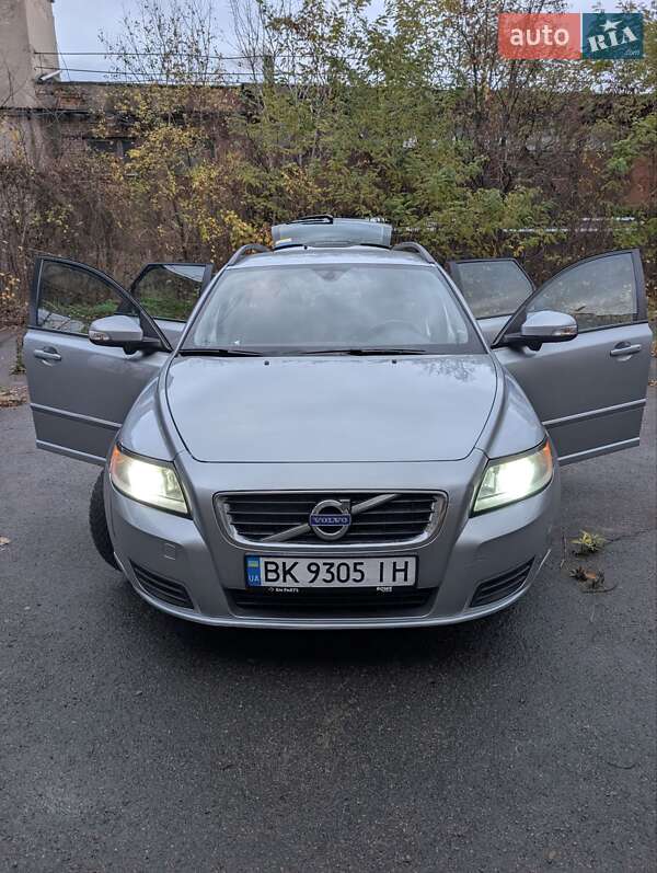 Универсал Volvo V50 2010 в Ровно фото Универсал Volvo V50 2010 в Ровно