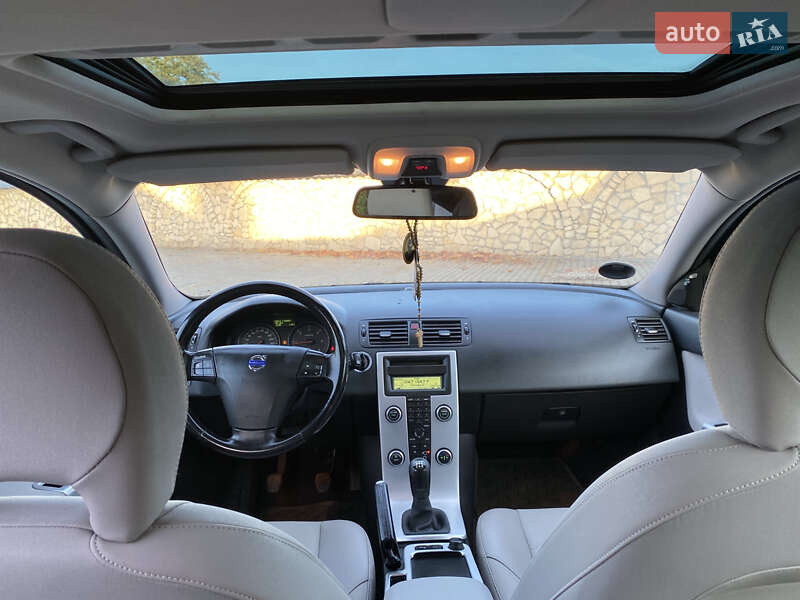 Универсал Volvo V50 2010 в Львове фото 30 Универсал Volvo V50 2010 в Львове