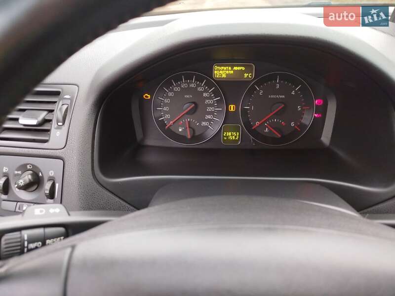 Универсал Volvo V50 2012 в Турке фото 60 Универсал Volvo V50 2012 в Турке