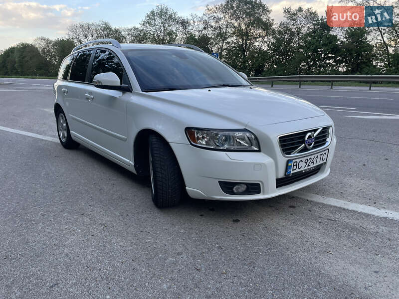 Універсал Volvo V50 2011 в Бродах