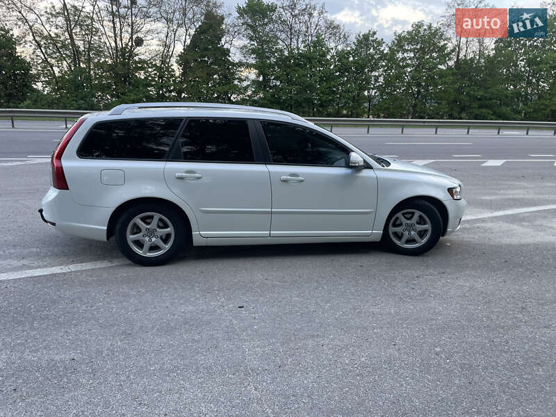 Універсал Volvo V50 2011 в Бродах