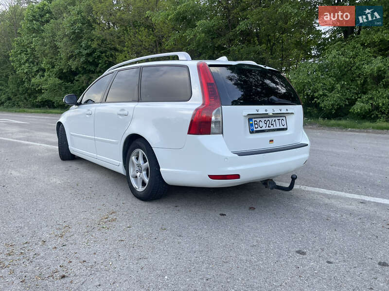 Універсал Volvo V50 2011 в Бродах