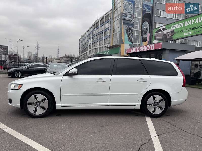 Универсал Volvo V50 2012 в Киеве