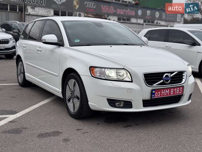 Универсал Volvo V50 2012 в Киеве