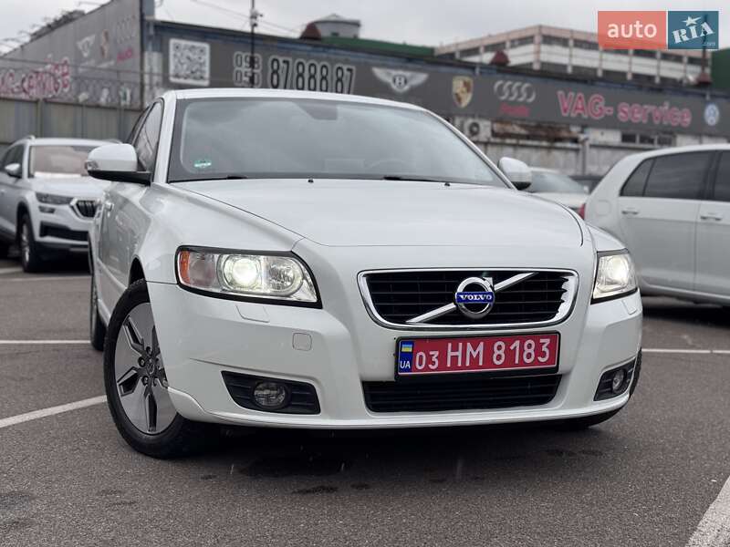 Универсал Volvo V50 2012 в Киеве