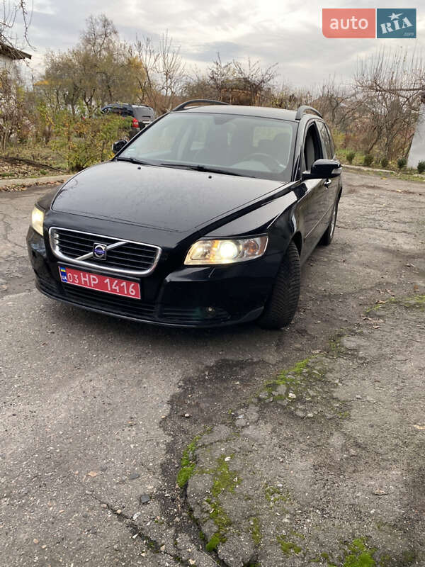 Универсал Volvo V50 2009 в Хороле