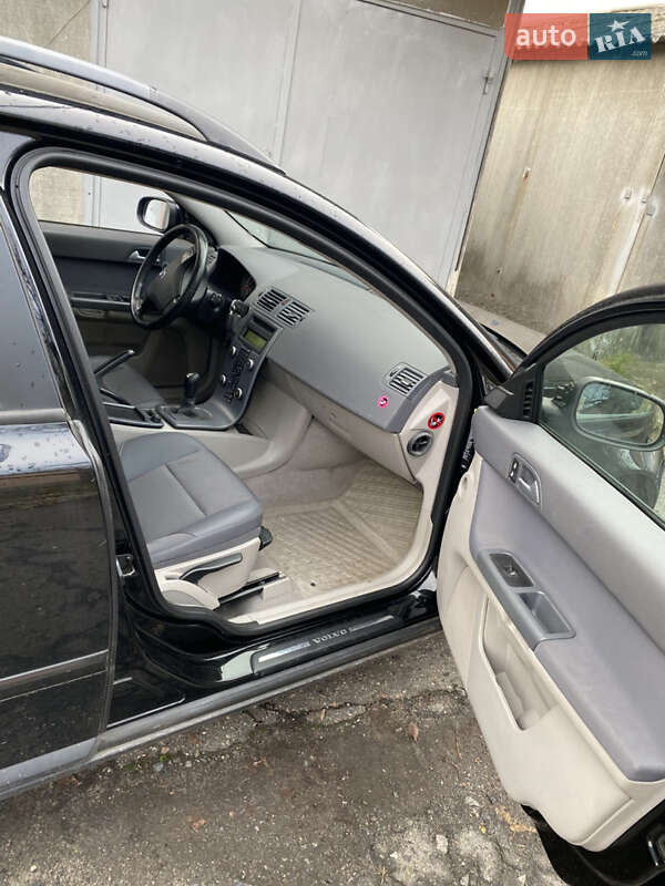 Универсал Volvo V50 2009 в Хороле