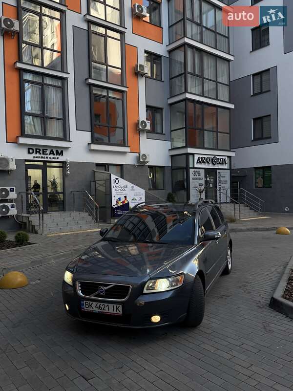 Универсал Volvo V50 2008 в Вараше фото Универсал Volvo V50 2008 в Вараше