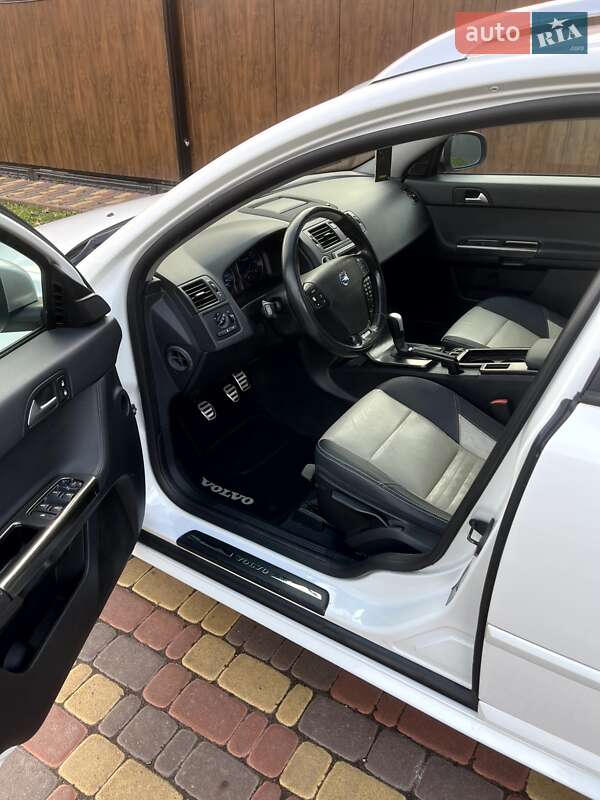 Универсал Volvo V50 2012 в Нежине