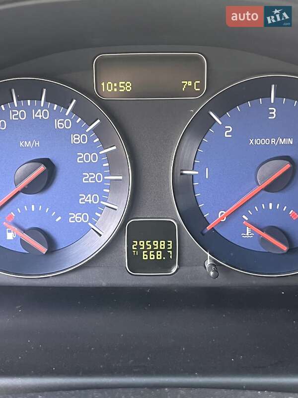 Универсал Volvo V50 2012 в Нежине