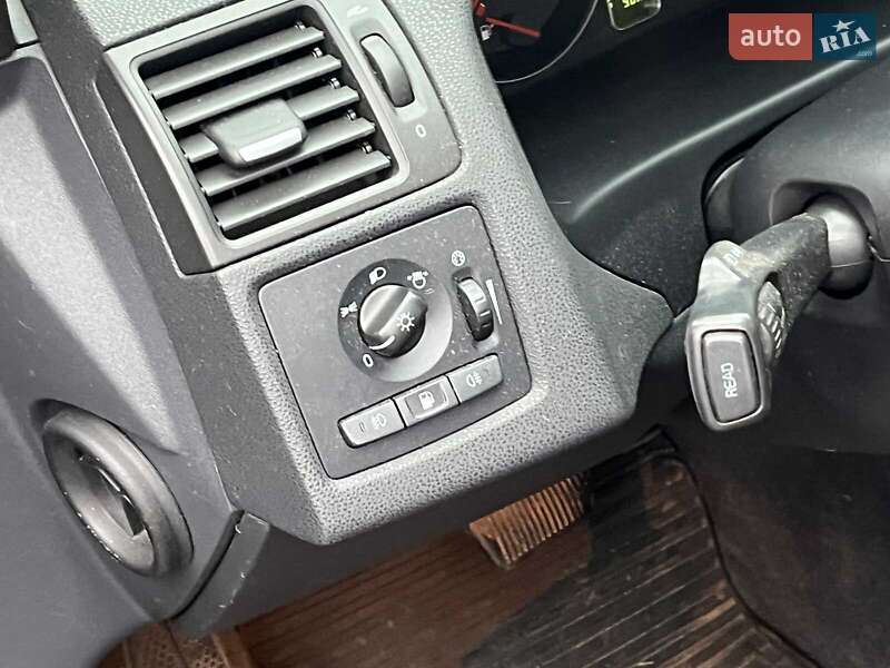 Універсал Volvo V50 2011 в Києві фото 20 Універсал Volvo V50 2011 в Києві
