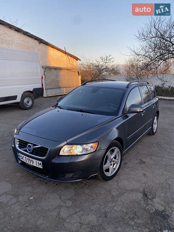 Універсал Volvo V50 2011 в Рівному