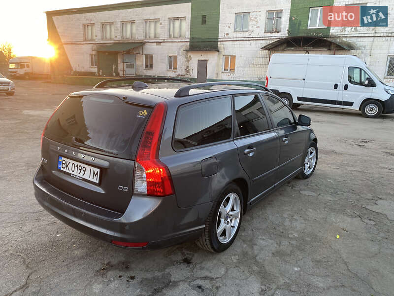 Універсал Volvo V50 2011 в Рівному