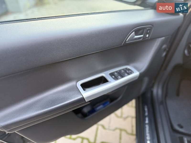 Универсал Volvo V50 2010 в Киеве