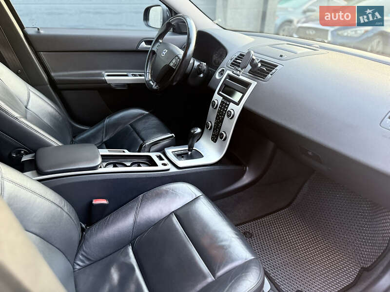 Универсал Volvo V50 2010 в Киеве