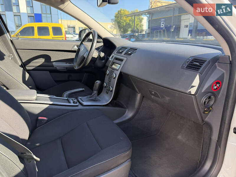 Универсал Volvo V50 2012 в Ровно