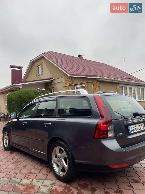 Универсал Volvo V50 2010 в Киеве фото 9 Универсал Volvo V50 2010 в Киеве