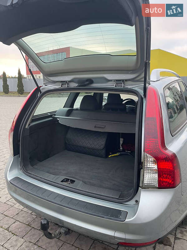 Универсал Volvo V50 2008 в Львове