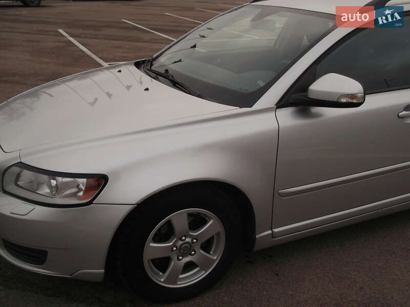 Універсал Volvo V50 2010 в Житомирі