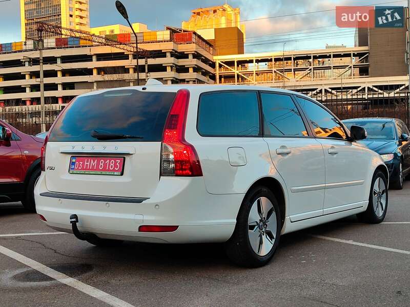 Универсал Volvo V50 2012 в Киеве