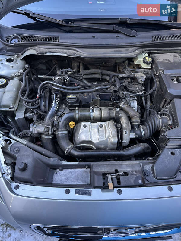 Универсал Volvo V50 2011 в Остроге