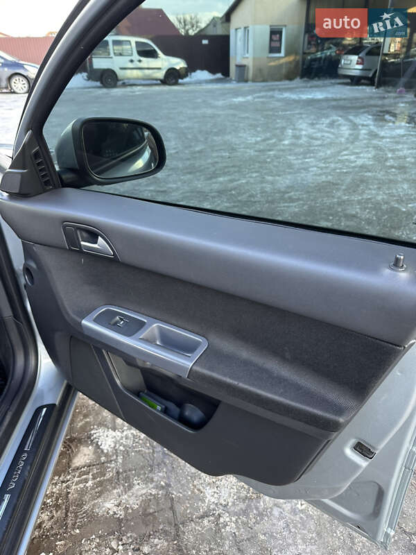 Универсал Volvo V50 2011 в Остроге