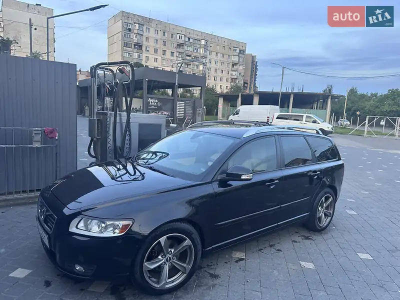 Volvo V50