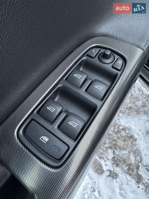 Универсал Volvo V50 2011 в Луцке