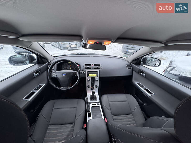 Универсал Volvo V50 2011 в Киеве фото 38 Универсал Volvo V50 2011 в Киеве