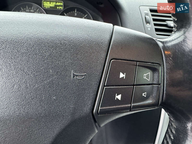 Универсал Volvo V50 2011 в Киеве фото 44 Универсал Volvo V50 2011 в Киеве