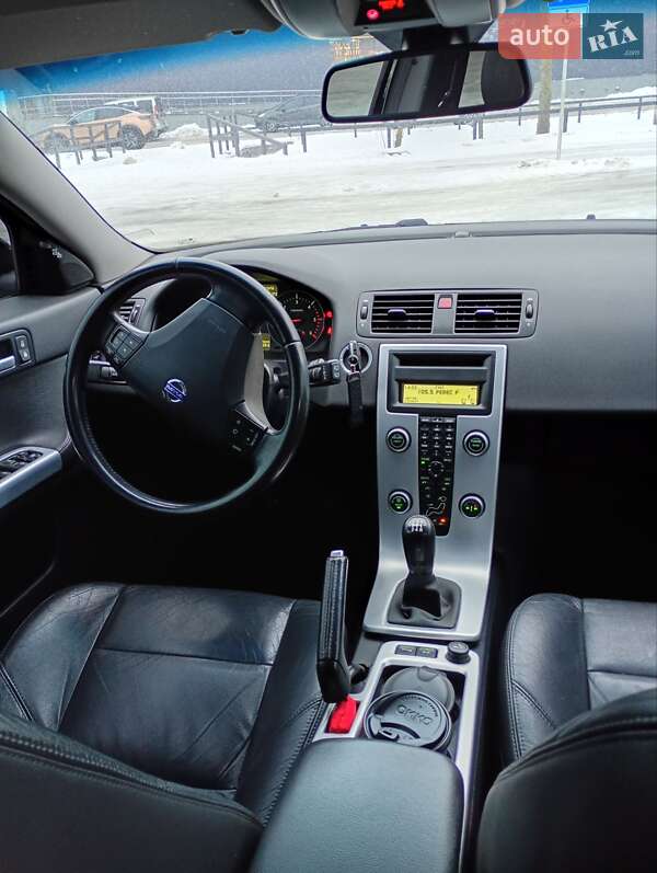 Універсал Volvo V50 2010 в Києві