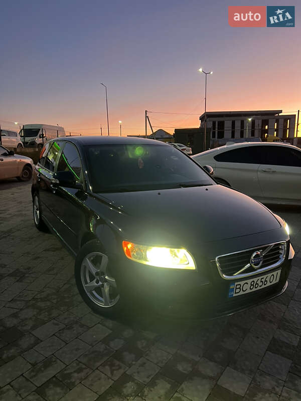 Універсал Volvo V50 2010 в Львові