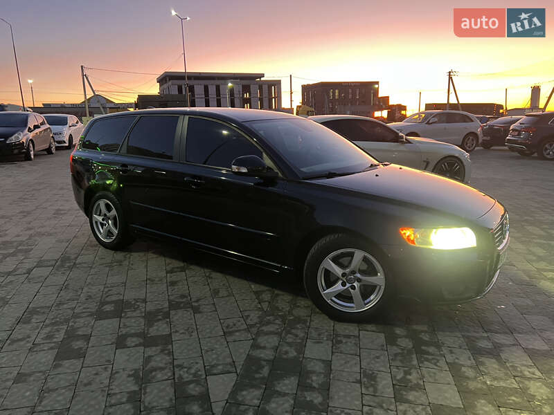 Універсал Volvo V50 2010 в Львові
