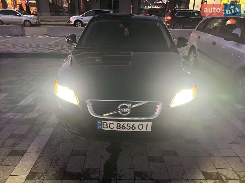 Універсал Volvo V50 2010 в Львові