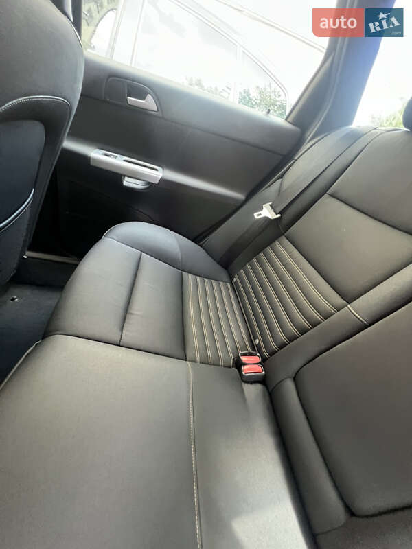 Універсал Volvo V50 2010 в Львові