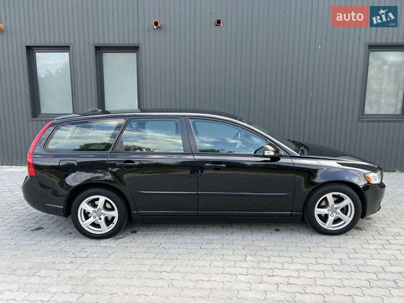 Універсал Volvo V50 2010 в Львові